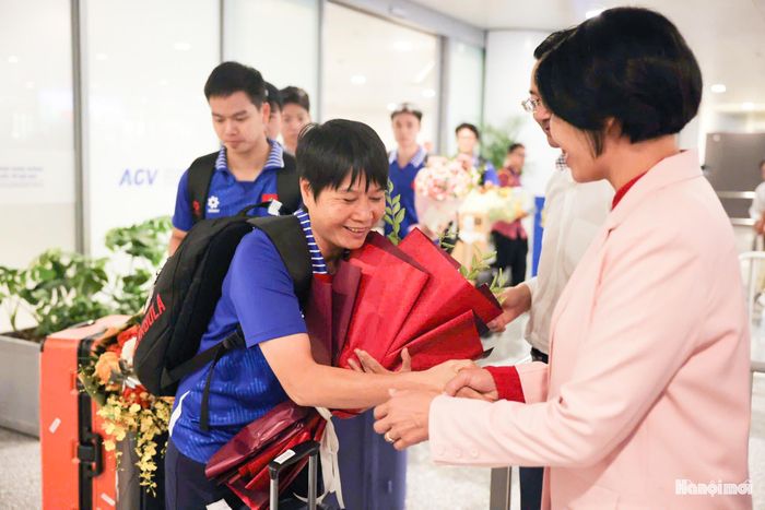 Chiều 24-9, các thành viên đội tuyển Karate Việt Nam có mặt tại sân bay sau hành trình thi đấu tại ASIAD 20.