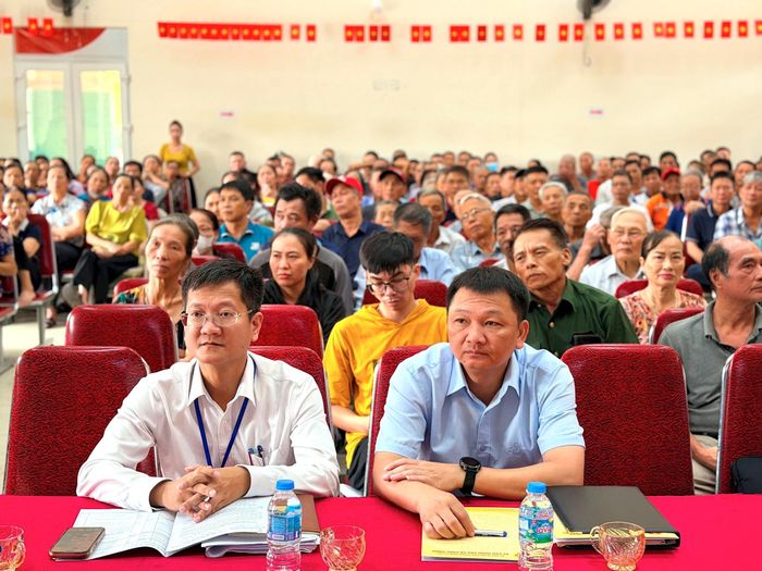 Xã Phúc Thịnh tổ chức hội nghị thông tin đến người dân về dự án khu đô thị đa mục tiêu Bắc Thăng Long Urban City. Ảnh: Thanh Hà