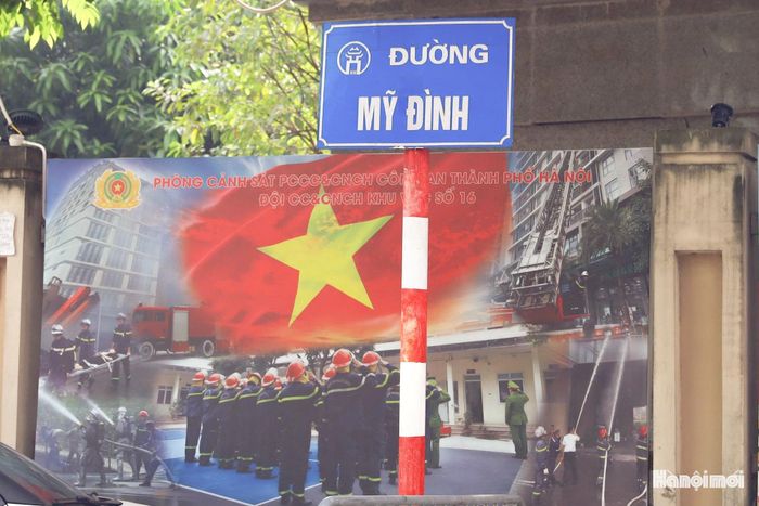 Hai đầu tuyến đã cơ bản hình thành, trong khi đoạn qua khu vực dân cư tại ngõ 252 Mỹ Đình vẫn còn dang dở.