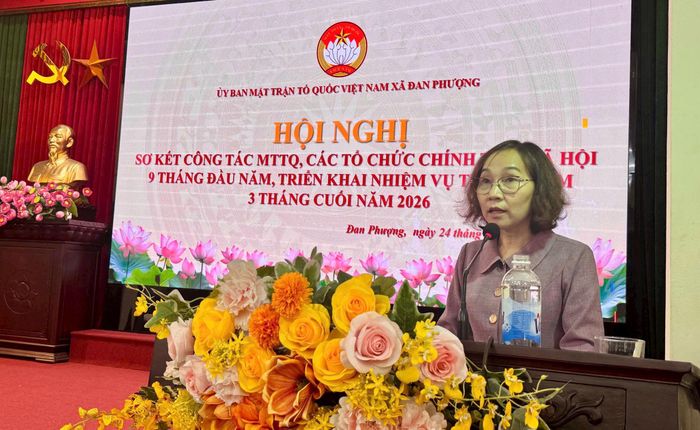 Chủ tịch Ủy ban MTTQ Việt Nam xã Đan Phượng Nguyễn Thị Thủy phát biểu tại hội nghị. Ảnh: Nga Nguyễn
