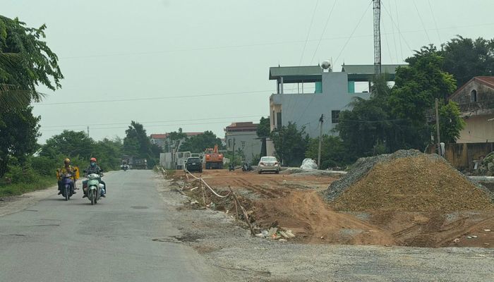 Đường tỉnh 429B đang được thi công. Ảnh: Vân Nga