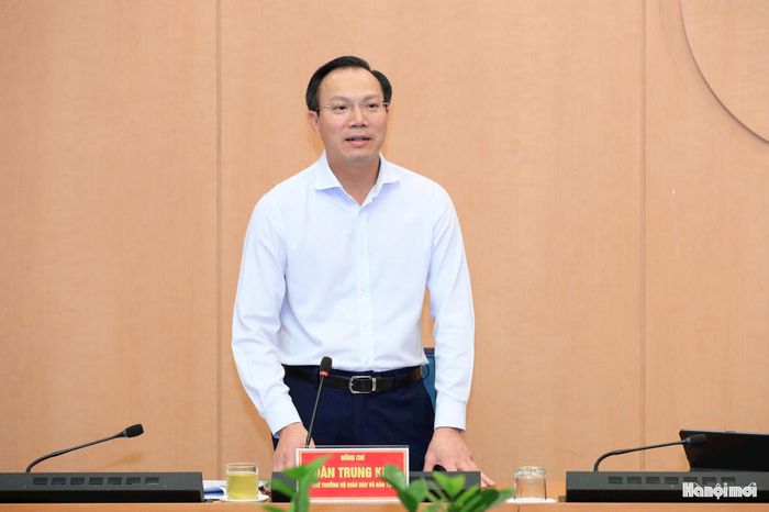 Thứ trưởng Bộ Giáo dục và Đào tạo Đoàn Trung Kiên phát biểu tại cuộc họp. Ảnh: Viết Thành