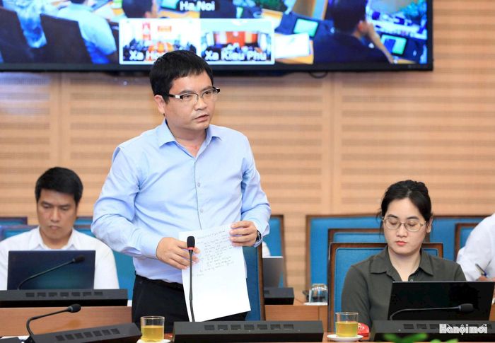 Đại diện lãnh đạo các trường đại học báo cáo tại cuộc họp. Ảnh: Viết Thành