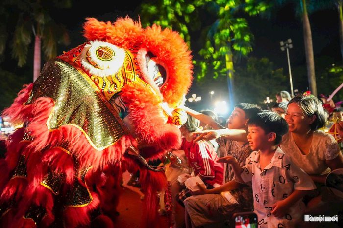 Niềm vui đến với thiếu nhi Tây Hồ trong dịp Tết Trung thu năm 2026.