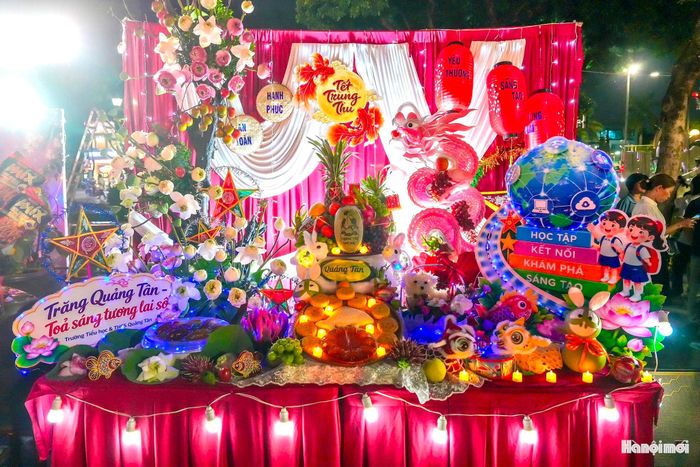 Với những em nhỏ có hoàn cảnh khó khăn, những phần quà cùng sự quan tâm, sẻ chia được trao gửi trong dịp này càng trở nên ý nghĩa, giúp các em có một mùa Trung thu ấm áp và trọn vẹn.