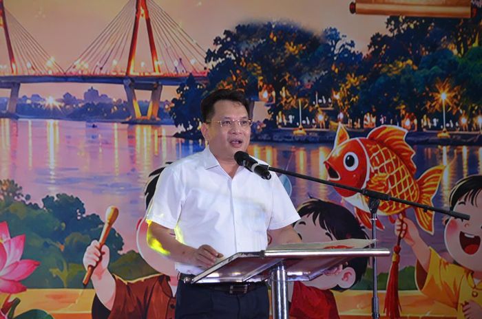 Phó Chủ tịch UBND phường Hồng Hà Nguyễn Hải Đăng phát biểu tại chương trình. Ảnh: Phương Thảo