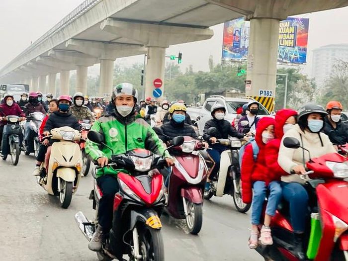 Theo dự báo thời tiết, không khí lạnh xuất hiện muộn hơn so với quy luật khí hậu. Ảnh: T.H