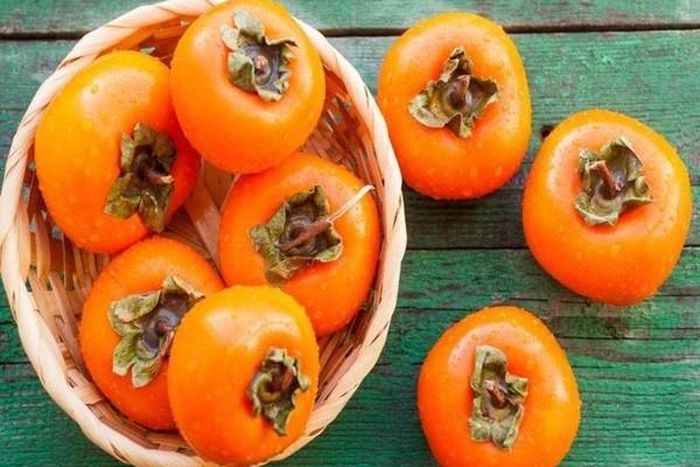 Hồng thường được chọn để bày biện trên mâm cỗ Trung thu, vừa thể hiện ý nghĩa phong thủy, vừa mang đến niềm vui, sự ấm áp cho các bé trong dịp Tết trăng rằm.