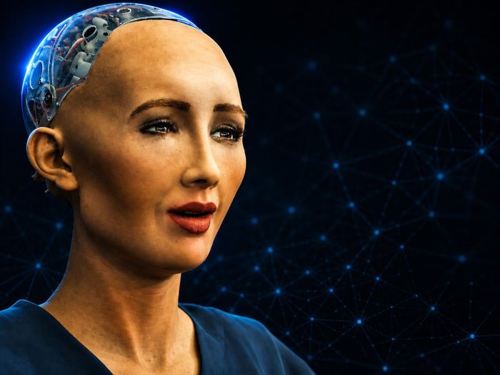 Nguồn gốc nỗi sợ bắt nguồn từ thời cổ xưa khi loài Homo sapiens không phải là chủng người duy nhất, mà cùng tồn tại với hơn chục nhánh người cổ khác như Neanderthal, Denisovan, Homo erectus, Homo floresiensis...