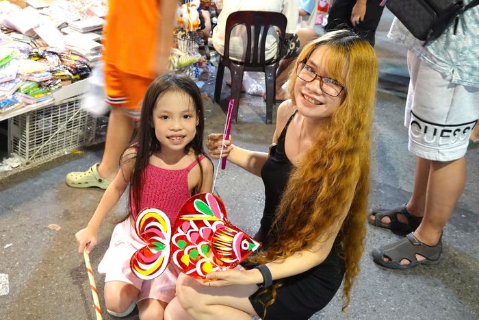 Đây là địa điểm phục vụ nhu cầu tham quan, mua sắm và trải nghiệm văn hóa truyền thống của người dân, du khách.