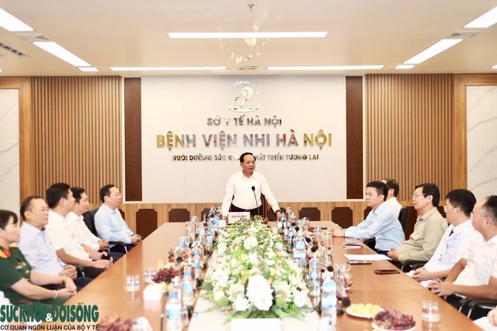 Sáng 24/9, nhân dịp Tết Trung thu năm 2026, Trưởng Ban Tuyên giáo Trung ương Trịnh Văn Quyết cùng đoàn công tác đã đến thăm, động viên các bệnh nhi đang điều trị dài ngày tại Bệnh viện Nhi Hà Nội.