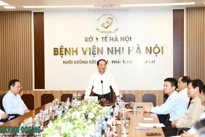 Phát biểu tại Bệnh viện Nhi Hà Nội, Trưởng Ban Tuyên giáo Trung ương Trịnh Văn Quyết nhấn mạnh, chăm sóc sức khỏe trẻ em là đầu tư cho tương lai đất nước, đồng thời đề nghị bệnh viện tiếp tục nâng cao chất lượng chuyên môn, y đức và ứng dụng công nghệ trong khám, chữa bệnh.