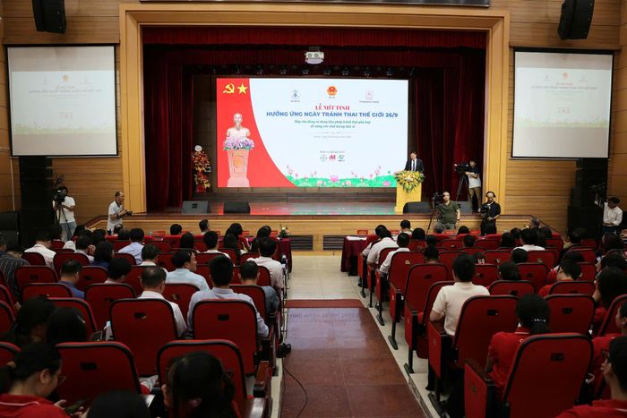 Quang cảnh buổi lễ mit tinh.  Ảnh; Trần Minh