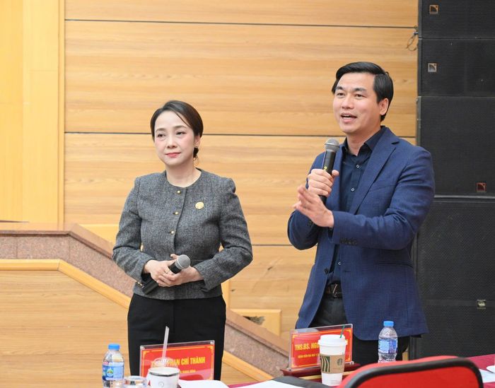 Chuyên gia sản khoa Phan Chí Thành chia sẻ tại sự kiện.   (Ảnh: Trần Minh)