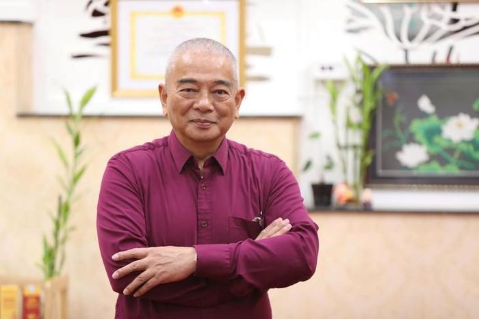 Ông Nguyễn Trọng Hùng (Lão Nhà Quê) dành nhiều thời gian nghiên cứu và đúc kết về giá trị của Nam dược Việt Nam trong đời sống hiện nay.