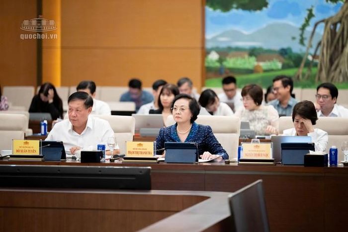 Phó Thủ tướng Phạm Thị Thanh Trà và Thứ trưởng Bộ Y tế Đỗ Xuân Tuyên. Ảnh: Media Quốc hội