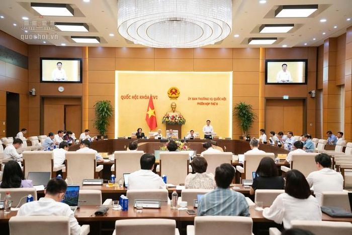 Phiên thảo luận chiều 24/9 của UBTVQH. Ảnh: Media Quốc hội