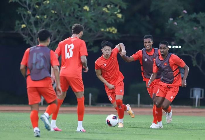 Các cầu thủ ĐT Việt Nam tập luyện trước trận ra quân tại FIFA ASEAN Cup 2026. Ảnh: VFF.