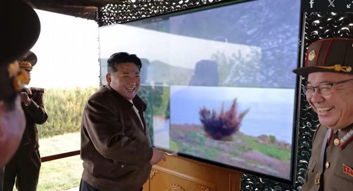 Hình ảnh do KCNA công bố cho thấy đây là mẫu "Hwasongpho-11Ma-1", được trang bị phương tiện lướt siêu vượt âm và dường như là biến thể nâng cấp của Hwasongpho-11Ma, còn được gọi là Hwasong-11Ma hoặc Hwasong-11E.