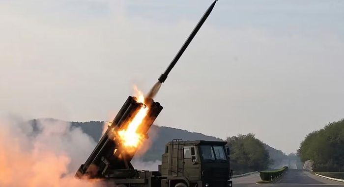 Vụ thử rocket diễn ra 2 ngày sau khi Triều Tiên phóng thử một mẫu tên lửa mới dưới sự chỉ đạo trực tiếp của lãnh đạo Kim Jong-un.