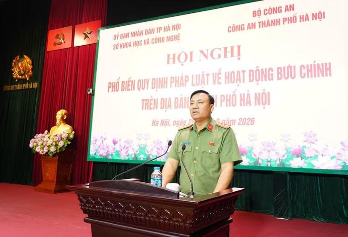 Đại tá Nguyễn Tiến Đạt - Phó Giám đốc CATP Hà Nội phát biểu khai mạc hội nghị