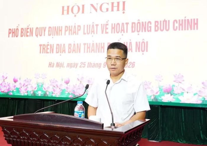 Đồng chí Lê Văn Chung, Phó Vụ trưởng Vụ Bưu chính, Bộ Khoa học và công nghệ truyền đạt một số nội dung