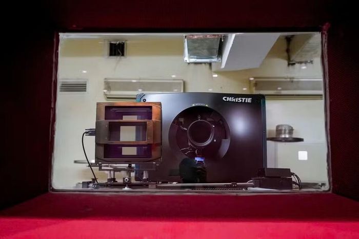 Máy chiếu Laser Christie CP4330 tại Phòng chiếu số 1