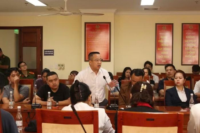 Đại diện các cơ sở kinh doanh lưu trú đặt câu hỏi tại Hội nghị