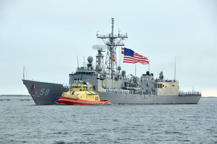 Những năm cuối còn phục vụ trong biên chế Hải quân Mỹ, các khinh hạm Oliver Hazard Perry đã bị tháo bỏ ray phóng Mk 13 để thuần túy đảm nhiệm chức năng tàu tuần tra chống ngầm.