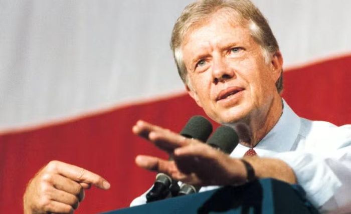 Đây là thời điểm chương trình B-1, từng bị hủy dưới thời Tổng thống Jimmy Carter, thực sự trở lại lực lượng oanh tạc cơ chiến lược Mỹ dưới phiên bản hoàn toàn mới..