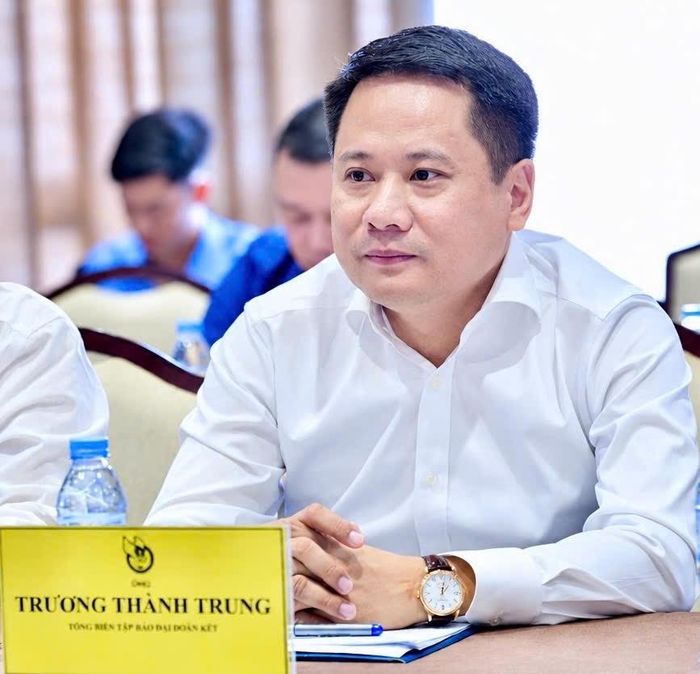 Tổng Biên tập Báo Đại đoàn kết Trương Thành Trung dự sự kiện. 