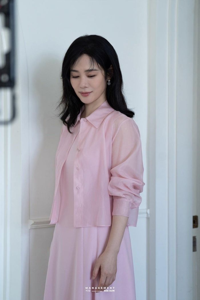 Kim Hyun Joo sống độc thân ở tuổi 49. Ảnh: Management See Sun.