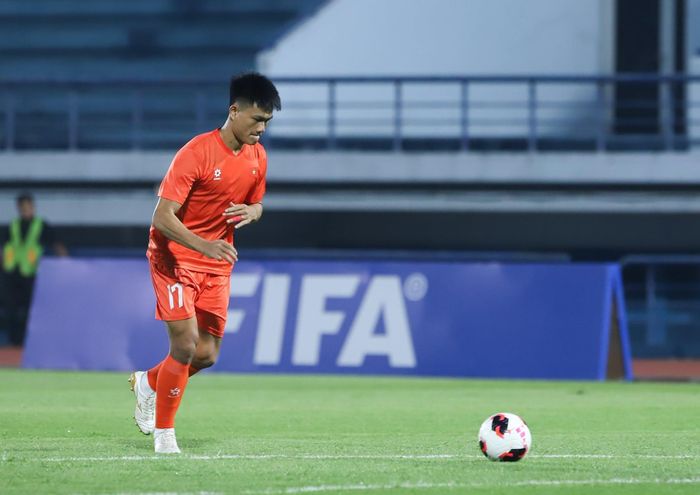  Tuyển Việt Nam rèn kỹ năng dứt điểm. "Tôi muốn đội tấn công nhiều hơn", HLV Kim chia sẻ trong buổi họp báo chiều cùng ngày. 