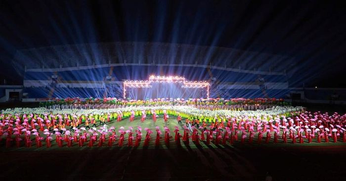 Chương trình đồng diễn nghệ thuật chào mừng Đại hội
