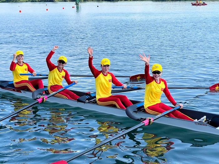 Đội thuyền bốn nữ một mái chèo Việt Nam giành HCĐ ASIAD 2026