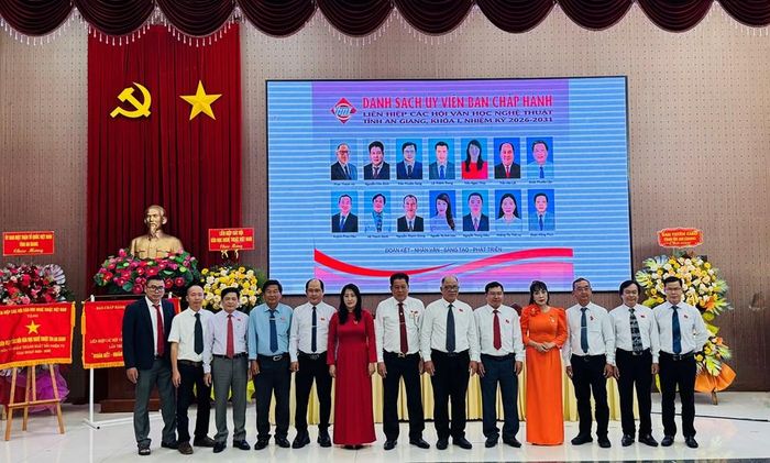 Ban Chấp hành Liên hiệp các Hội Văn học Nghệ thuật tỉnh An Giang khóa I, nhiệm kỳ 2026 – 2031 ra mắt Đại hội