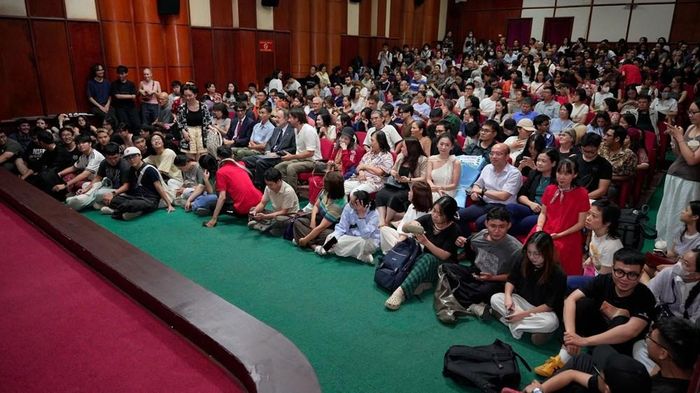 Khán giả ngồi kín rạp chiếu phim trong Liên hoan Phim Tài liệu châu Âu-Việt Nam