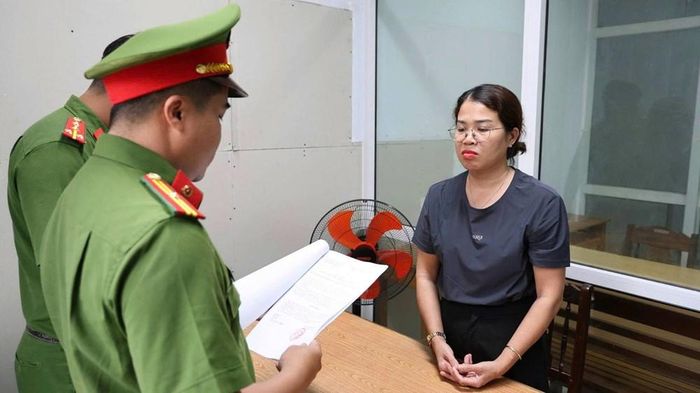 Cơ quan điều tra tống đạt quyết định đối với Trần Thị Thiên