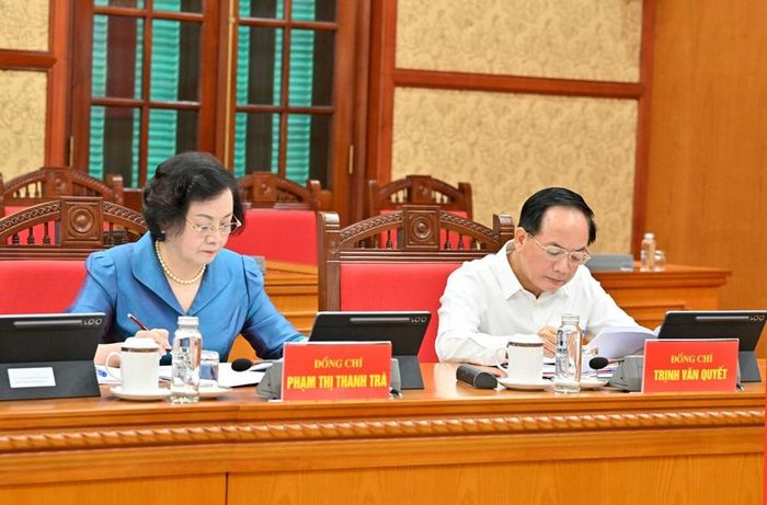 Ủy viên Bộ Chính trị, Bí thư Trung ương Đảng, Trưởng Ban Tuyên giáo Trung ương Trịnh Văn Quyết; Bí thư Trung ương Đảng, Phó Thủ tướng Chính phủ Phạm Thị Thanh Trà dự Phiên họp
