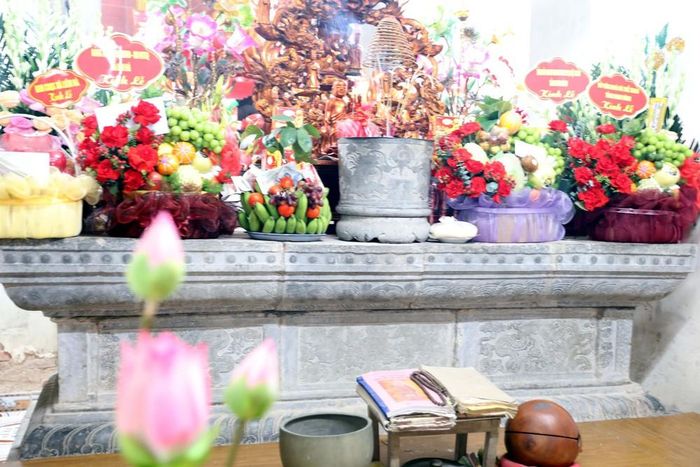 Bảo vật Quốc gia “Bàn thờ Phật bằng đá chùa Thượng Nương”. Ảnh: Thanh Tuấn - TTXVN
