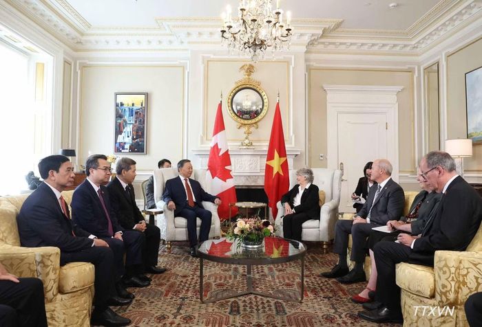 Toàn quyền Canada Louise Arbour bày tỏ vui mừng chào đón Tổng Bí thư, Chủ tịch nước Tô Lâm và Đoàn đại biểu cấp cao Việt Nam thăm cấp Nhà nước tới Canada. (Ảnh: TTXVN)
