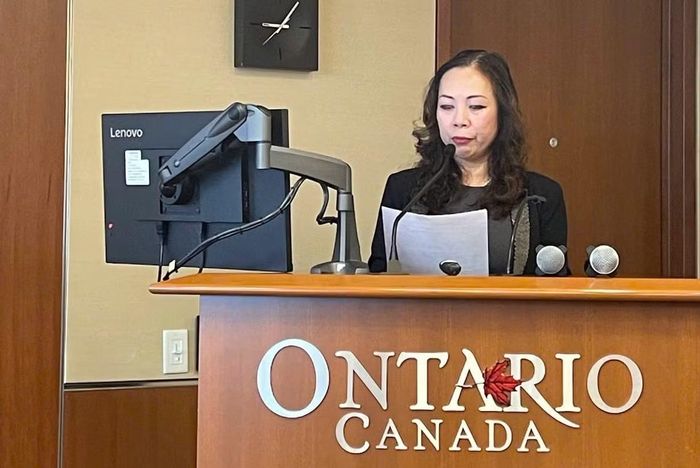 Giáo sư, Tiến sĩ Nguyễn Đài Trang phát biểu tại Hội thảo “Hợp tác ICT và AI Canada-Việt Nam: Từ đổi mới sáng tạo đến cơ hội thị trường” chụp ảnh kỷ niệm. (Ảnh do nhân vật cung cấp)