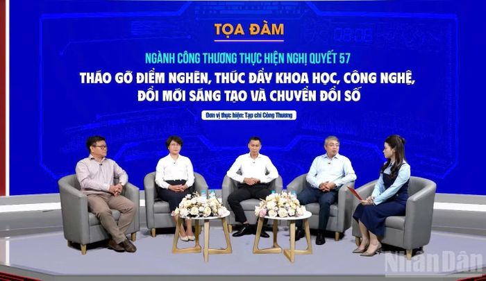 Tọa đàm “Ngành công thương thực hiện Nghị quyết 57: Tháo gỡ điểm nghẽn, thúc đẩy khoa học, công nghệ, đổi mới sáng tạo và chuyển đổi số”.