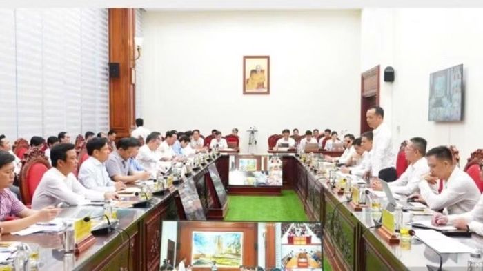 Quang cảnh cuộc họp để thúc tiến độ dự án. (Ảnh: QV)
