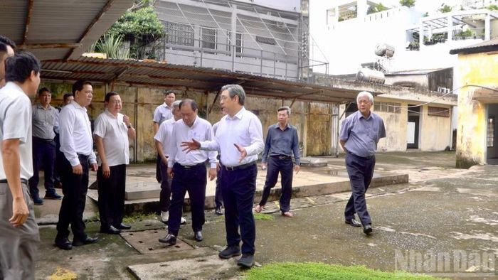 Đồng chí Nguyễn Phước Lộc khảo sát tại địa điểm 187/4 Kinh Dương Vương.