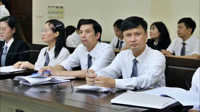 Các luật sư tại phiên tòa. (Ảnh: MH)