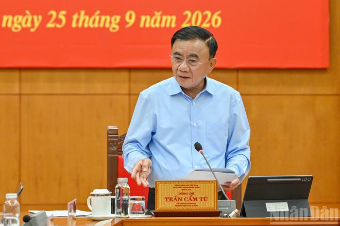 Thường trực Ban Bí thư Trần Cẩm Tú phát biểu tại phiên họp.