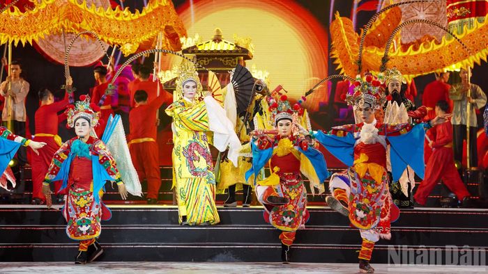 Lễ hội là dịp người dân bày tỏ lòng kính ngưỡng đối với Đức Ông Nam Hải, tưởng nhớ các bậc tiền nhân.