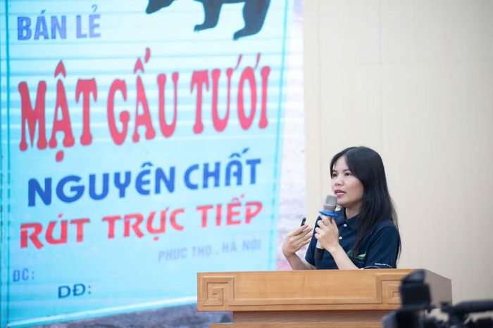 Bà Hà đề xuất Ủy ban nhân dân thành phố Hà Nội hoặc Sở Nông nghiệp và Môi trường ban hành văn bản chỉ đạo cụ thể, trong đó có thể đưa ra lộ trình đối với những cơ sở vẫn đang nuôi nhốt gấu. (Ảnh: NGỌC DUY)