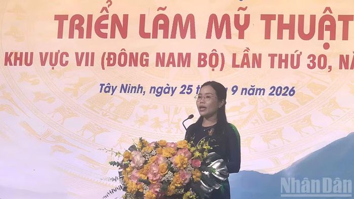 Phó Giám đốc Sở Văn hóa, Thể thao và Du lịch Tây Ninh Lê Thị Hồng Kết phát biểu khai mạc. (Ảnh: THANH PHONG)